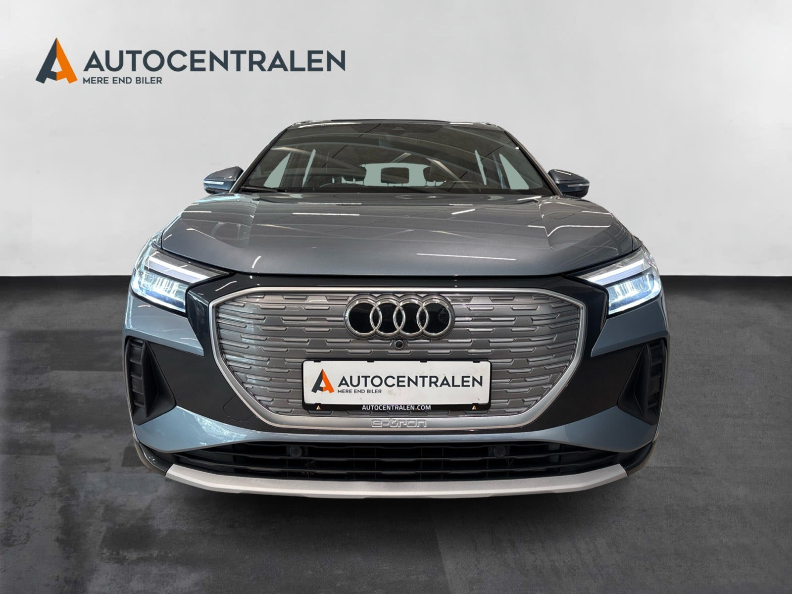 Blå Audi Q4 e-tron fra 2021