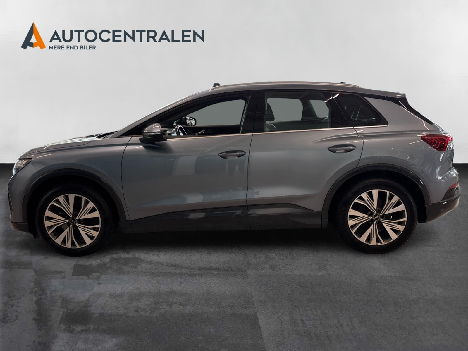 Blå Audi Q4 e-tron fra 2021
