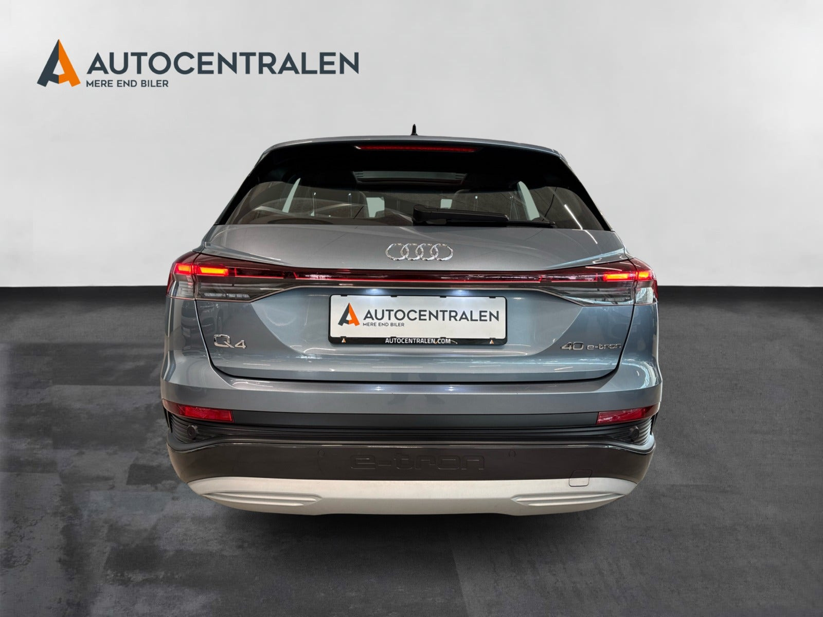 Blå Audi Q4 e-tron fra 2021