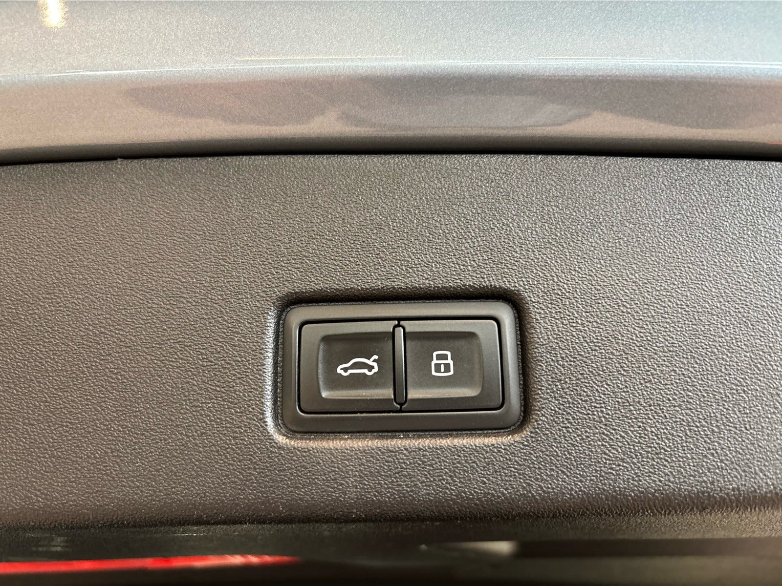 Blå Audi Q4 e-tron fra 2021