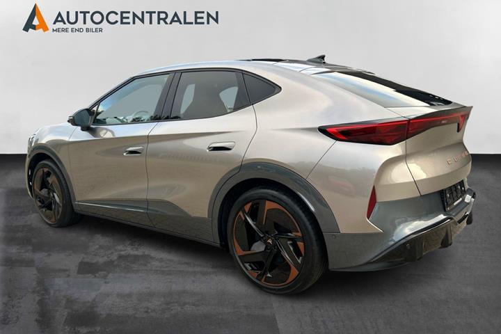 Beige Cupra Tavascan fra 2024
