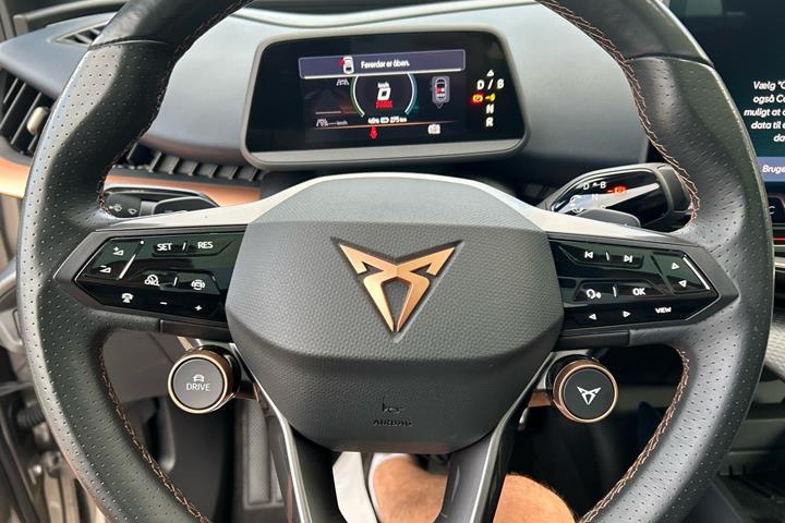 Beige Cupra Tavascan fra 2024