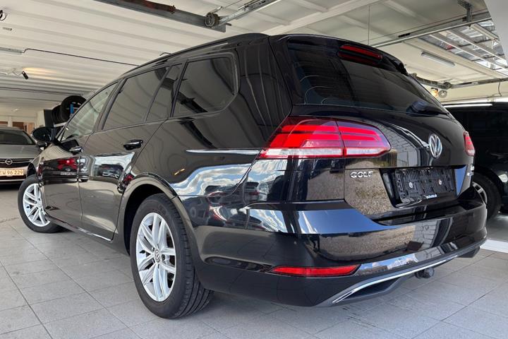 Sort VW Golf VII fra 2018