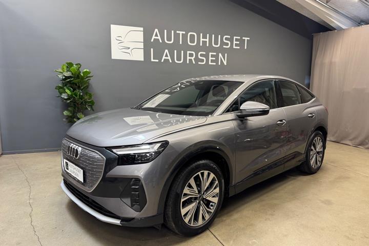 Grå Audi Q4 e-tron fra 2024
