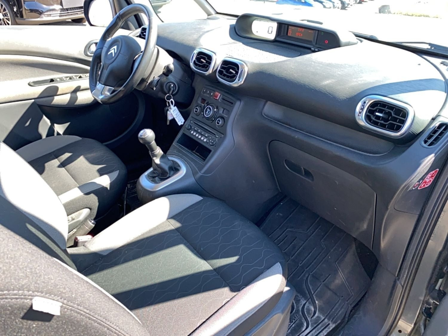 Grå Citroën C3 Picasso fra 2015