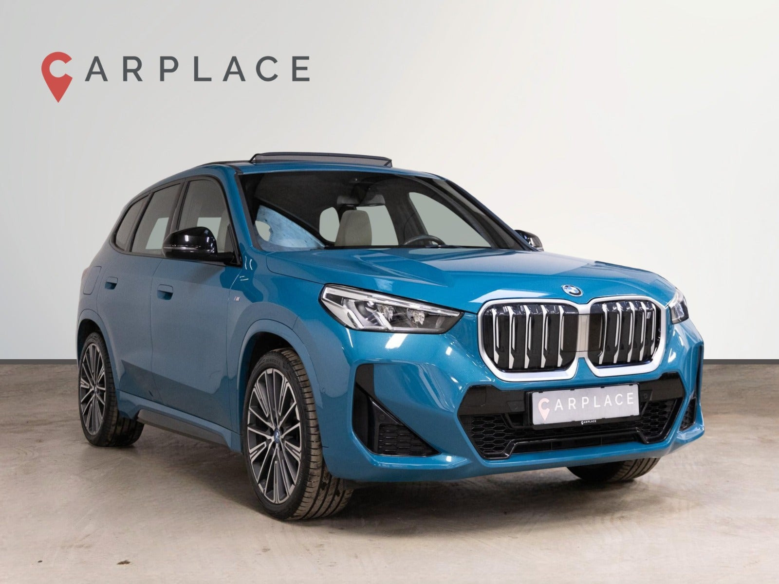 Blå BMW iX1 fra 2023