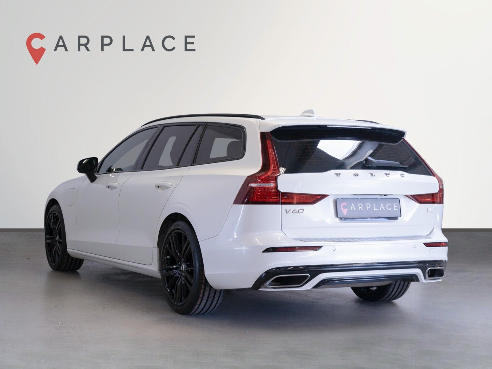 Hvid Volvo V60 fra 2022