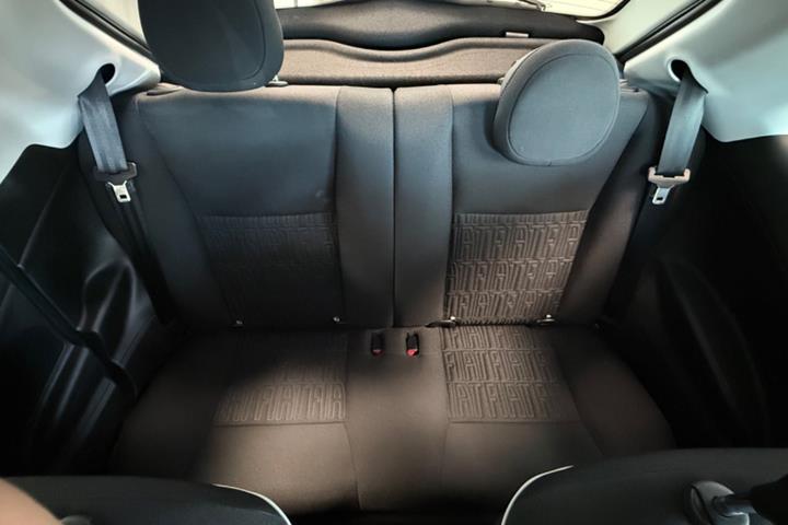 Hvid Fiat 500e fra 2023