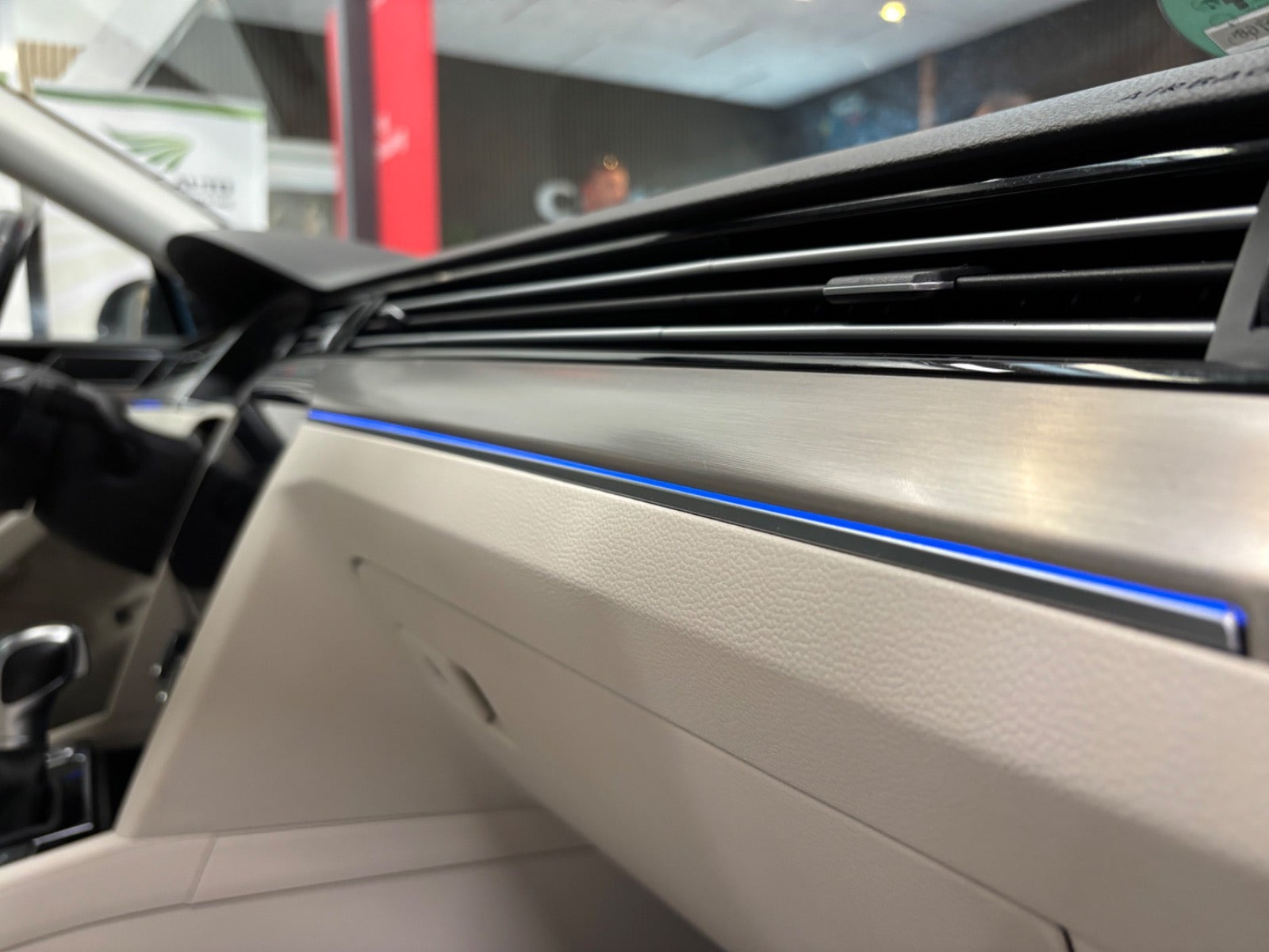 Sort VW Passat fra 2018