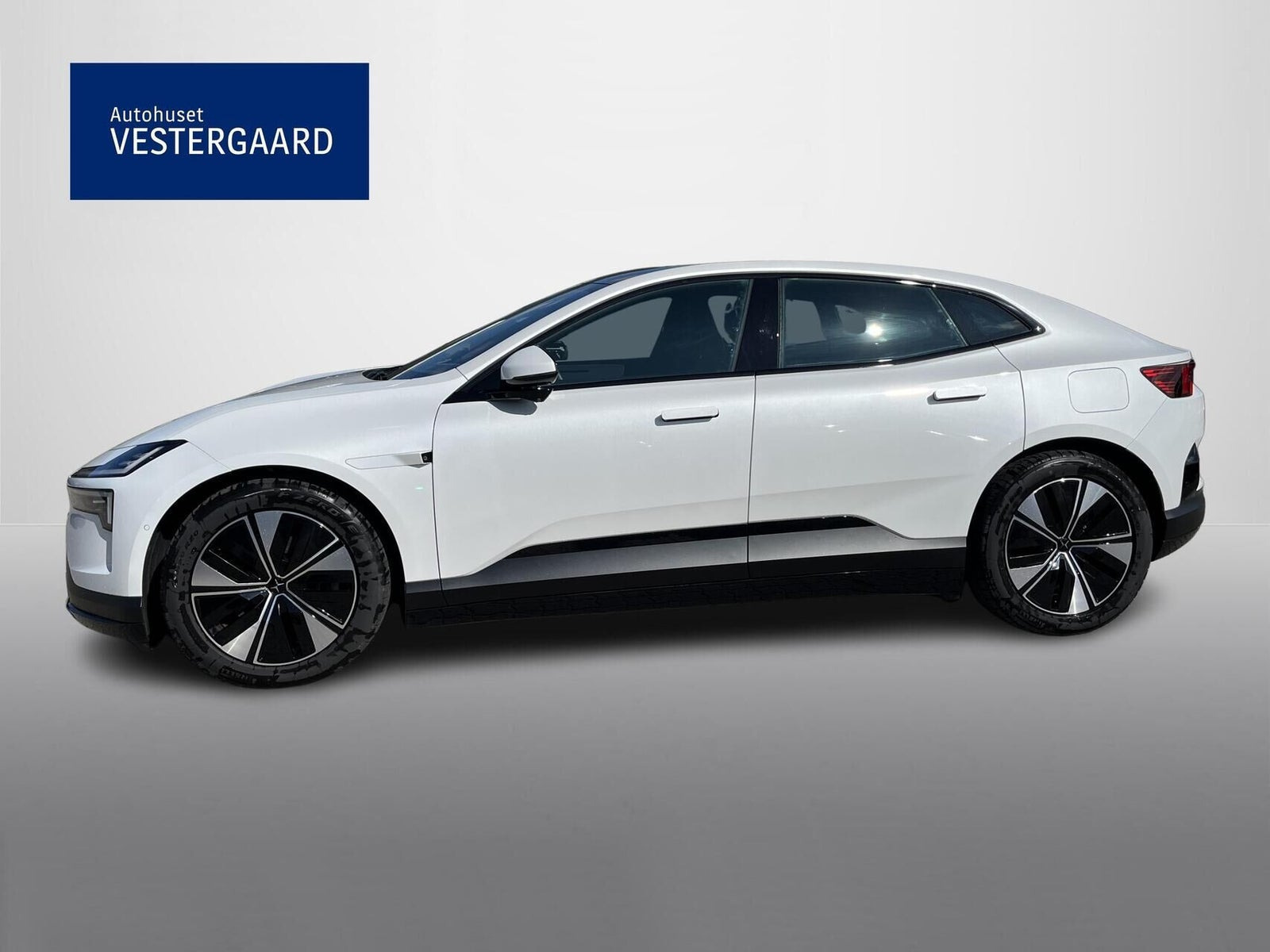 Hvid Polestar 4 fra 2025