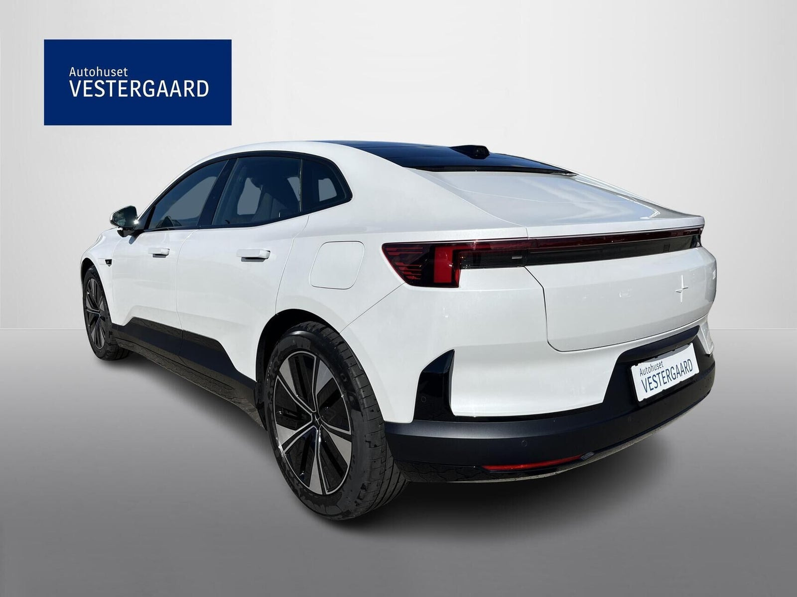 Hvid Polestar 4 fra 2025