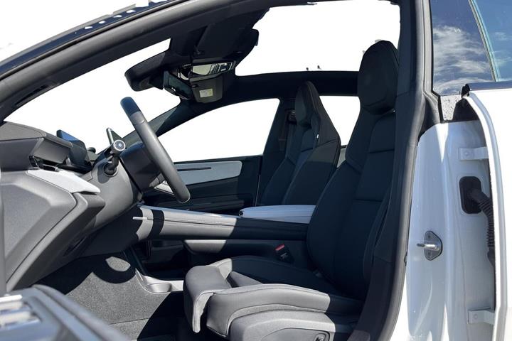 Hvid Polestar 4 fra 2025