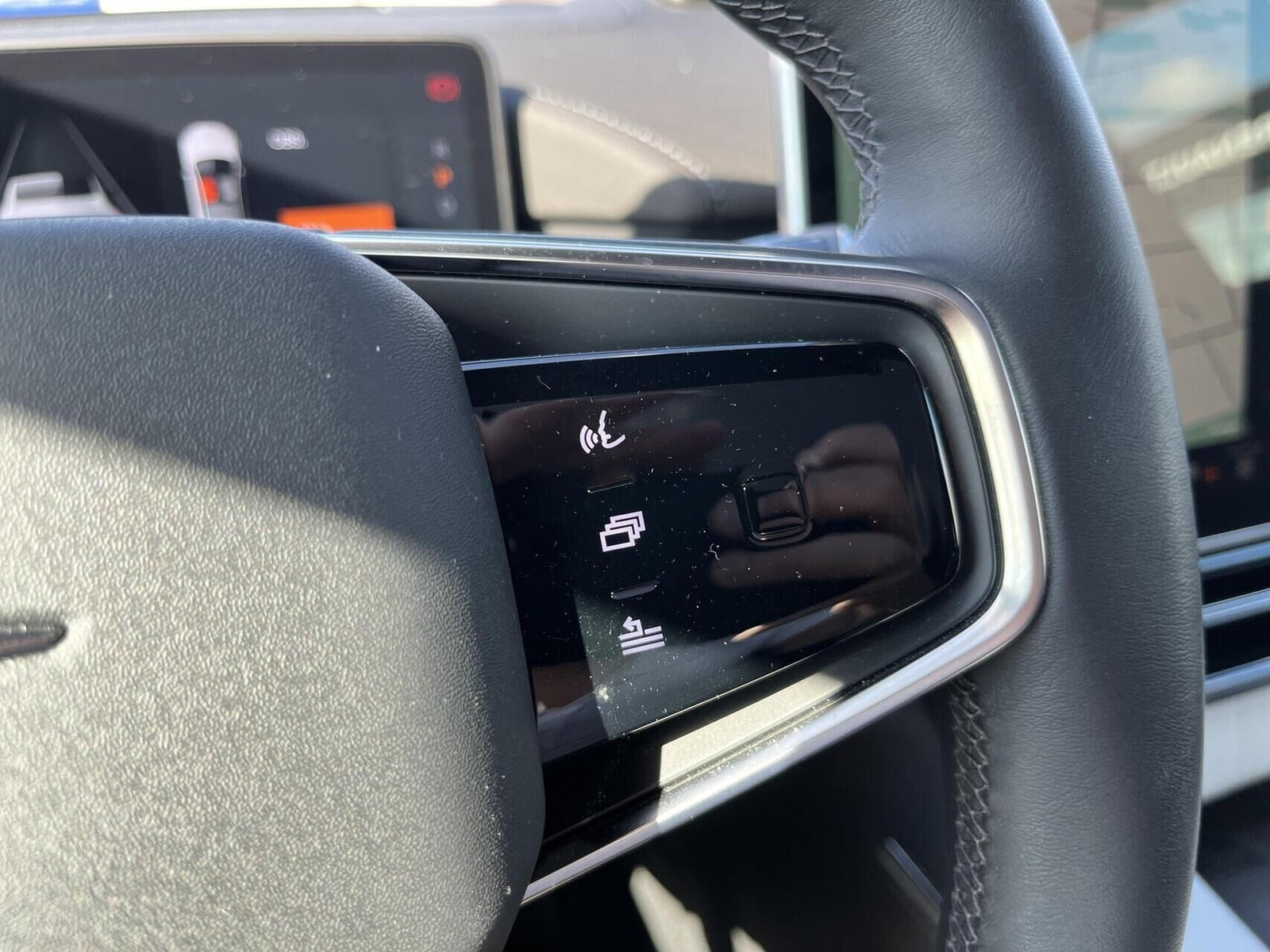 Hvid Polestar 4 fra 2025