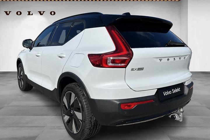 Hvid Volvo EX40 fra 2025