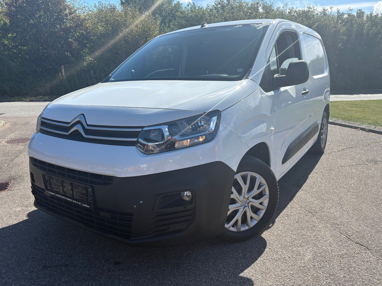 Hvid Citroën Berlingo fra 2019