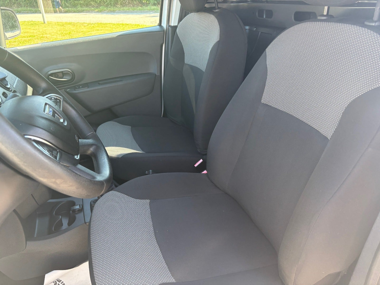 Hvid Dacia Dokker fra 2019