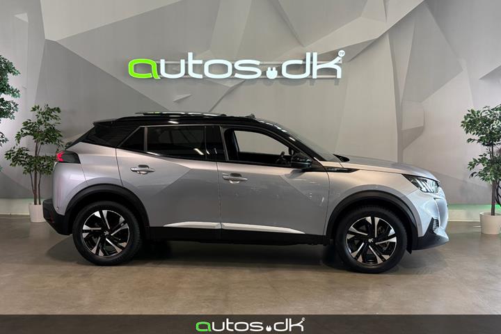 Sølv Peugeot e-2008 fra 2023