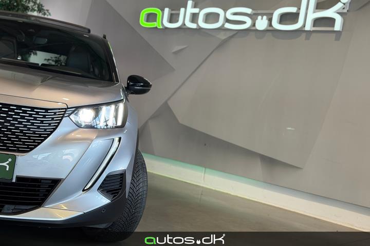 Sølv Peugeot e-2008 fra 2023