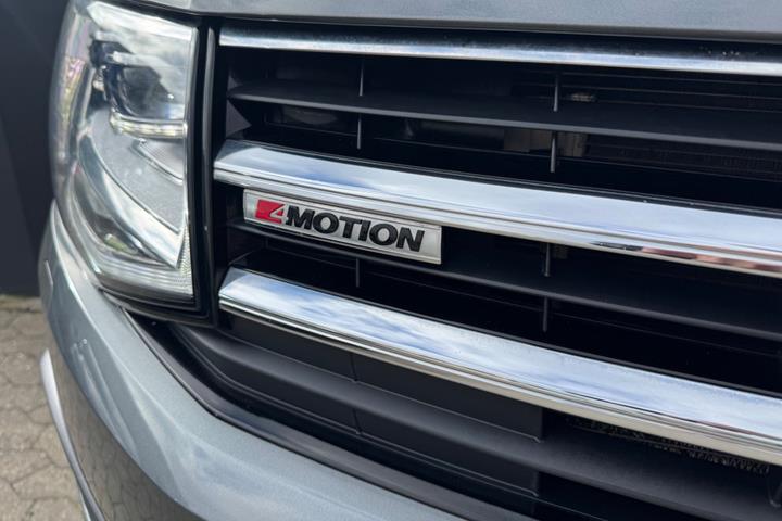Grå VW Transporter fra 2019