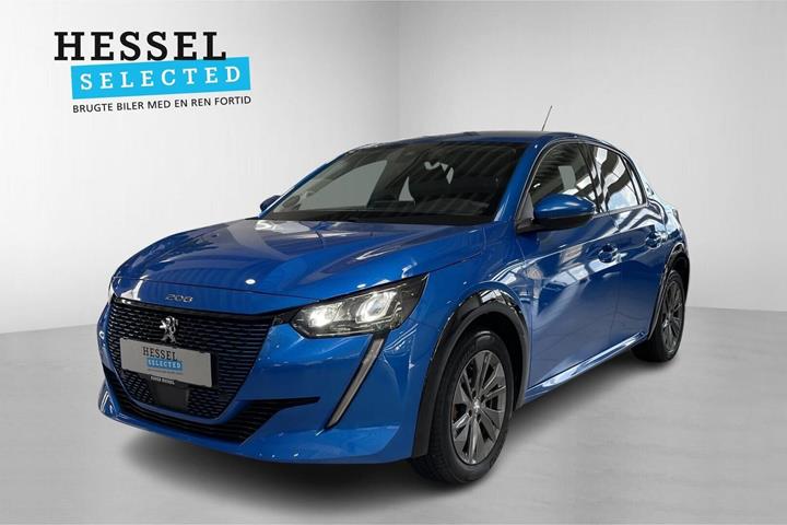 Blå Peugeot e-208 fra 2021 set udefra