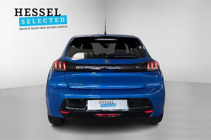 Blå Peugeot e-208 fra 2021
