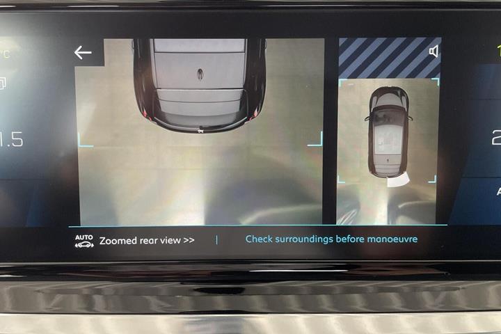 Blå Peugeot e-208 fra 2021
