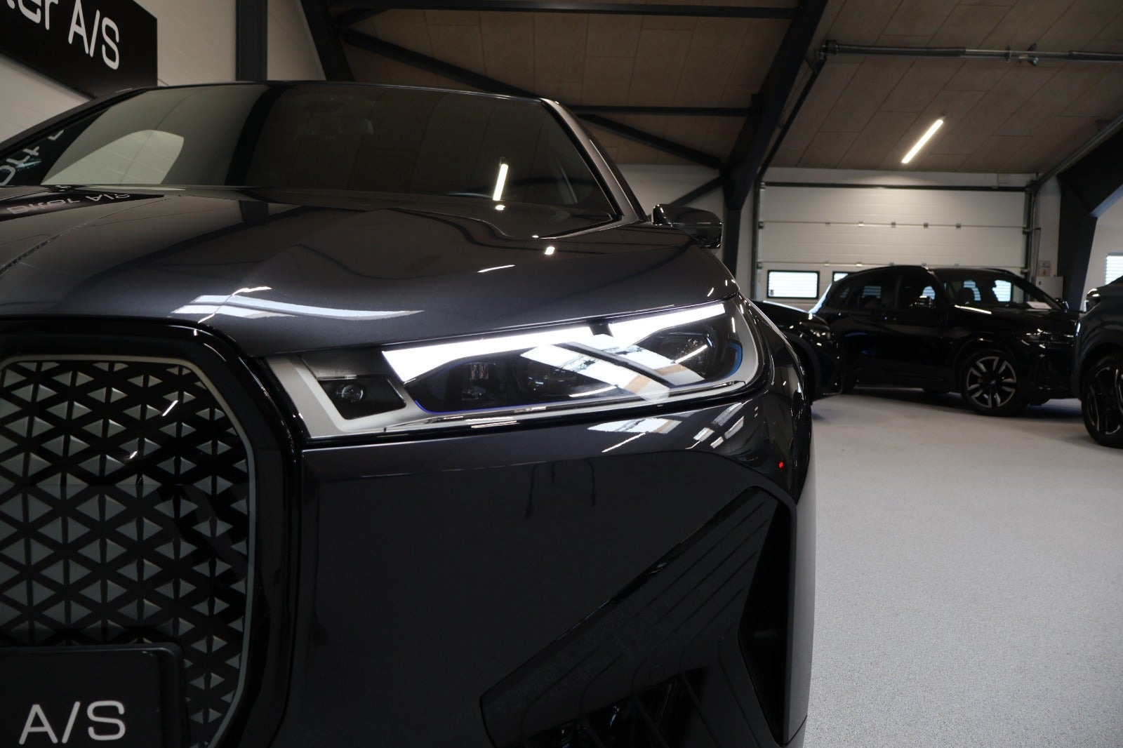 Sort BMW iX fra 2024