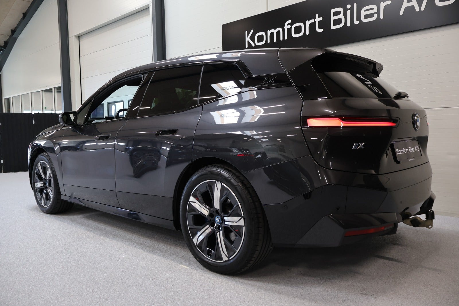 Sort BMW iX fra 2024