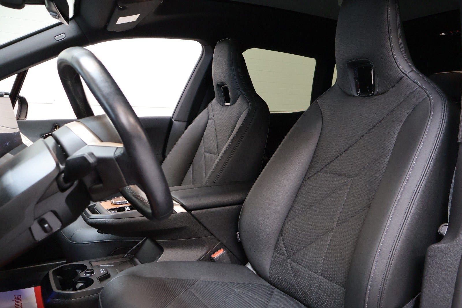 Sort BMW iX fra 2024