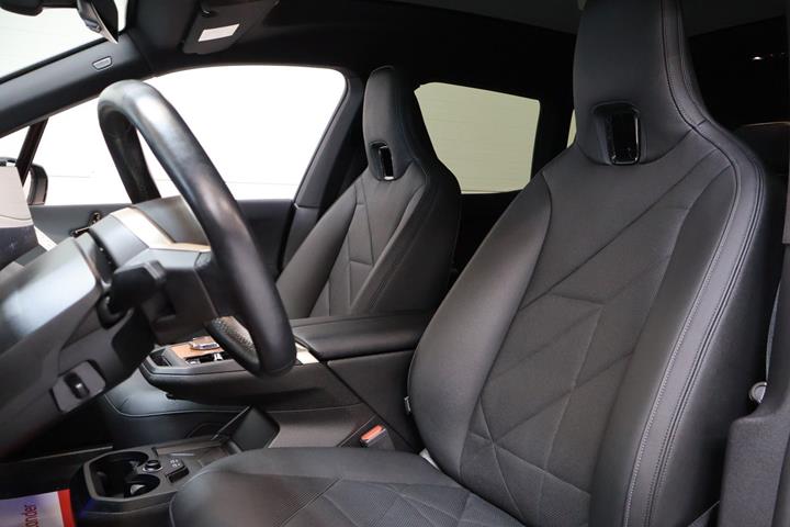 Sort BMW iX fra 2024