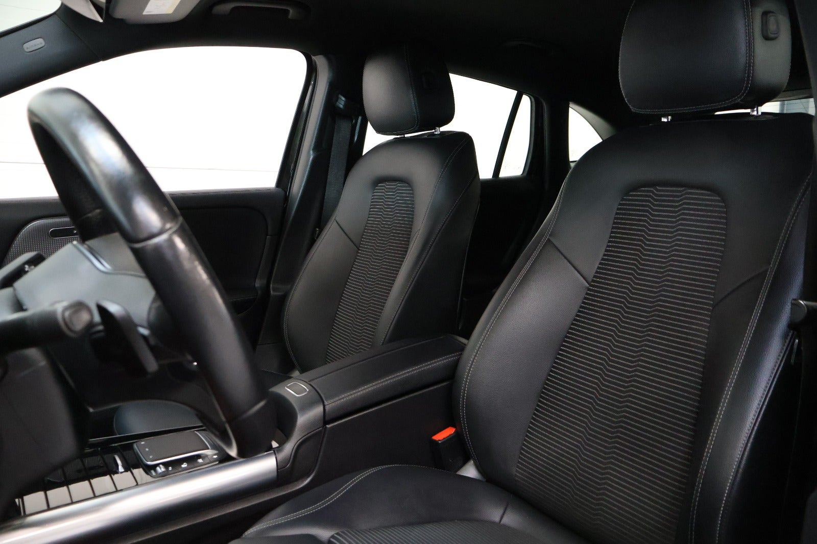 Sort Mercedes EQA250 fra 2022