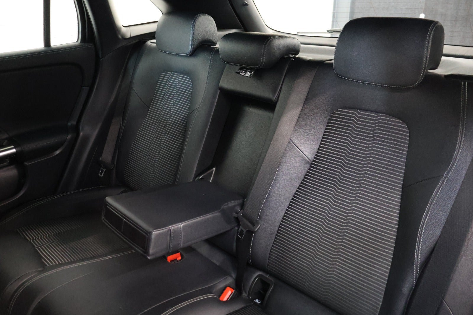 Sort Mercedes EQA250 fra 2022