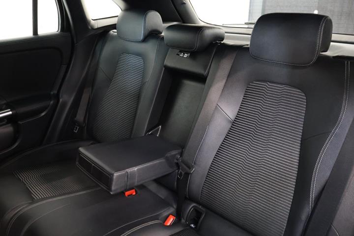 Sort Mercedes EQA250 fra 2022