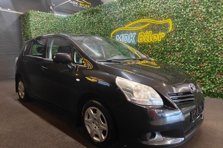 undefined Toyota Verso fra 2010 set udefra