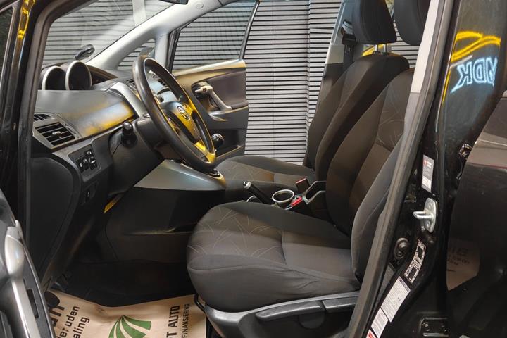undefined Toyota Verso fra 2010