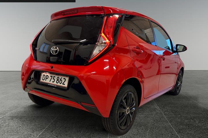 Rød Toyota Aygo fra 2021