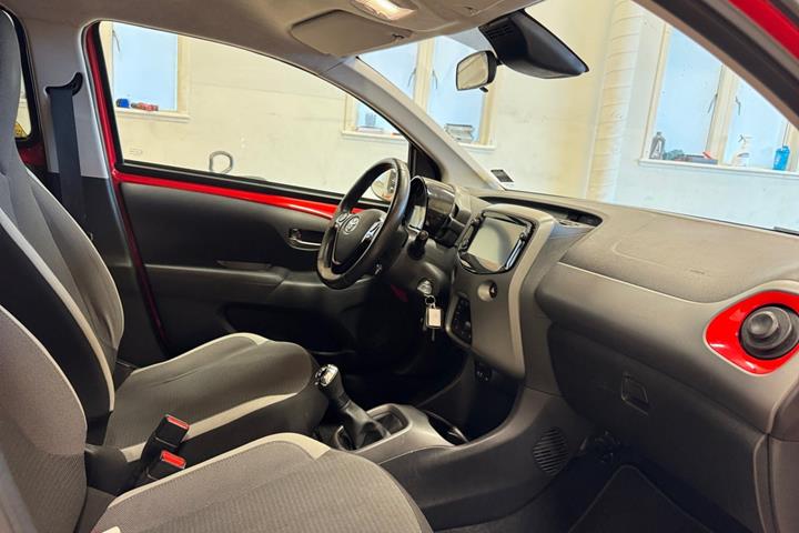 Rød Toyota Aygo fra 2021