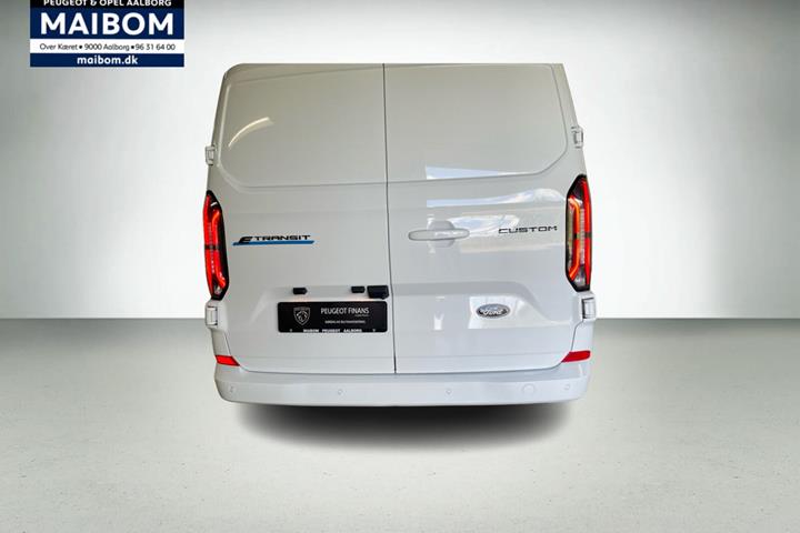 Hvid Ford E-Transit Custom 320 L1 fra 2026