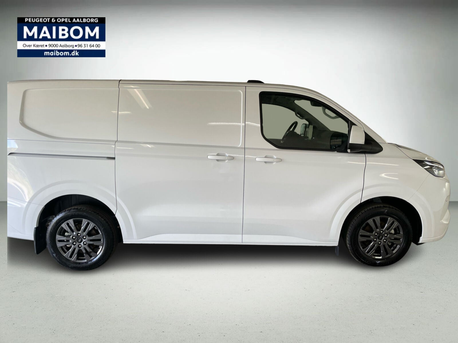 Hvid Ford E-Transit Custom 320 L1 fra 2026