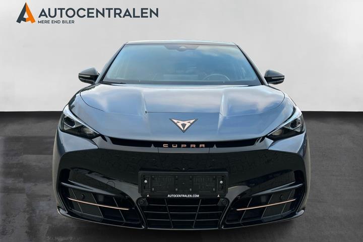 Blå Cupra Tavascan fra 2024