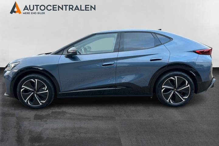 Blå Cupra Tavascan fra 2024
