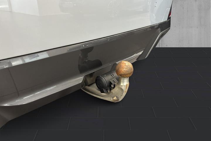 Grå BMW i4 fra 2024