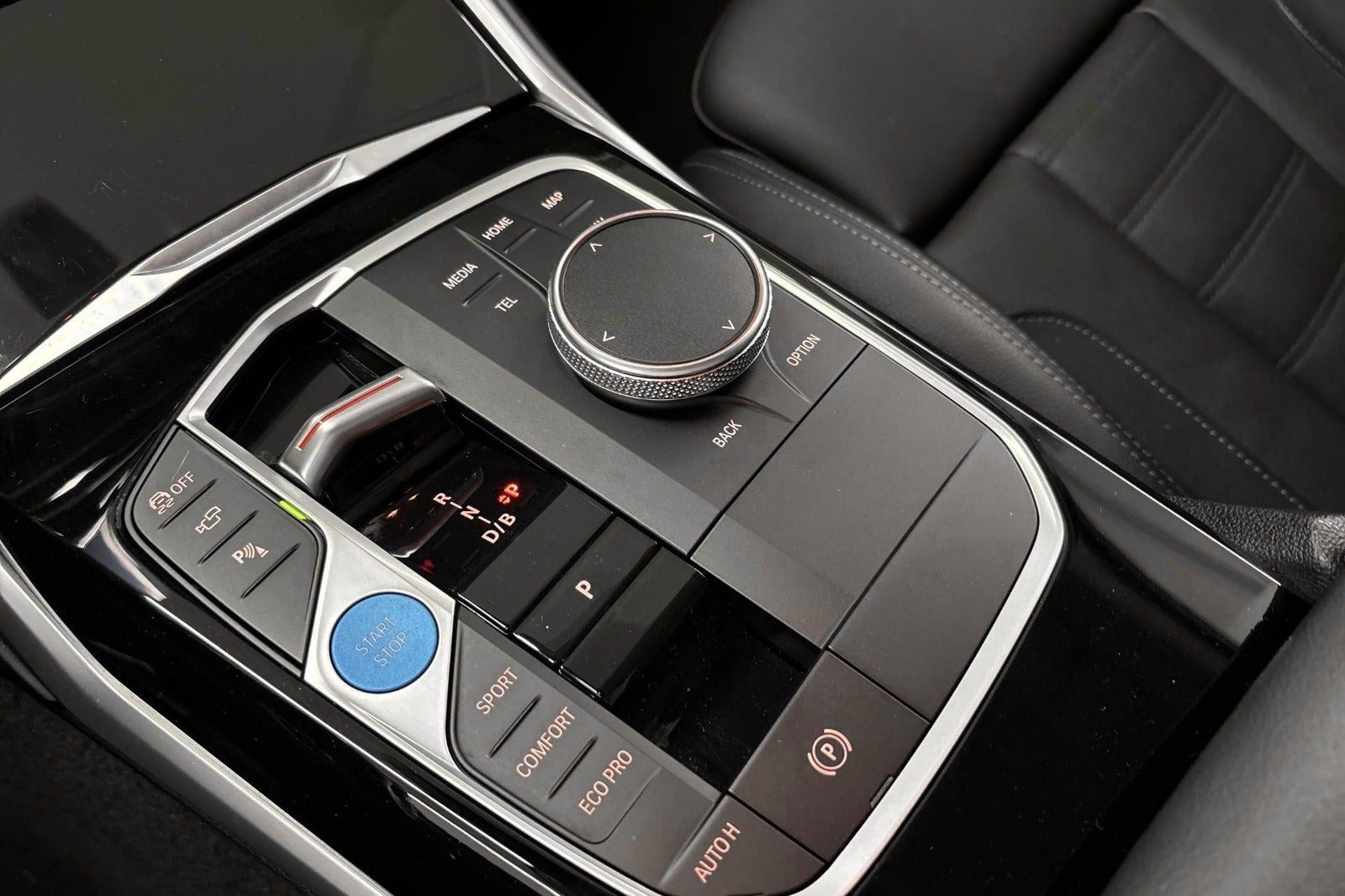 Blå BMW i4 fra 2023