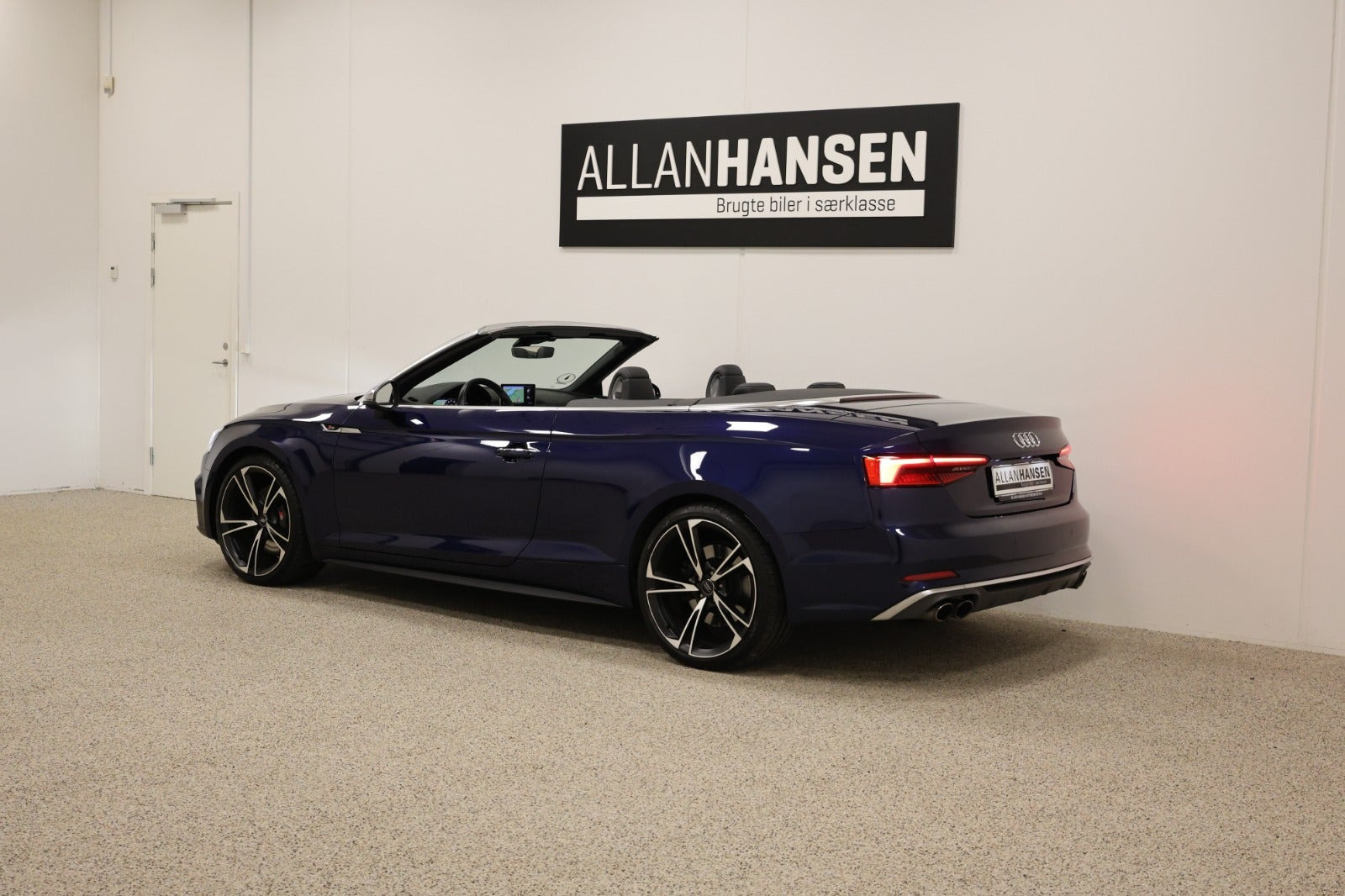 Blå Audi S5 fra 2017