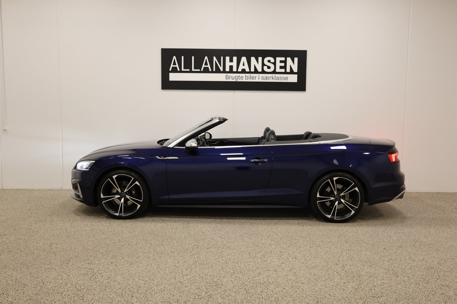 Blå Audi S5 fra 2017