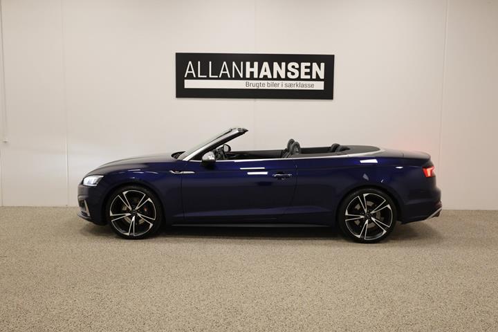 Blå Audi S5 fra 2017