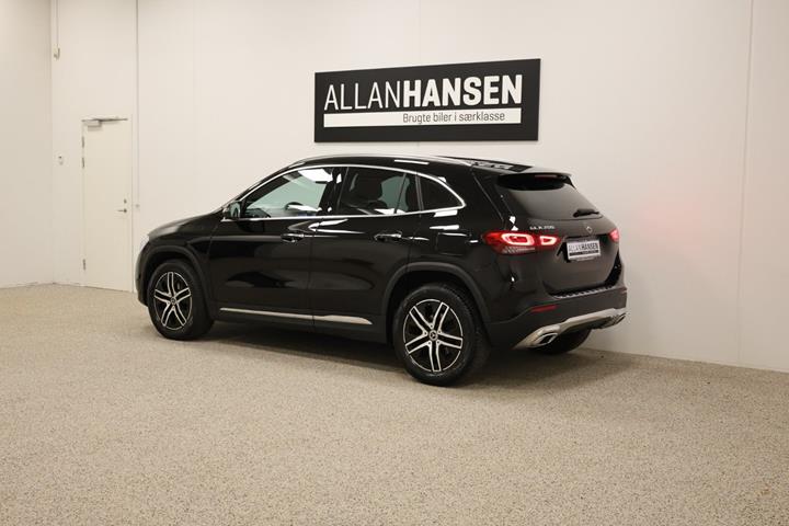 Sort Mercedes GLA200 fra 2022