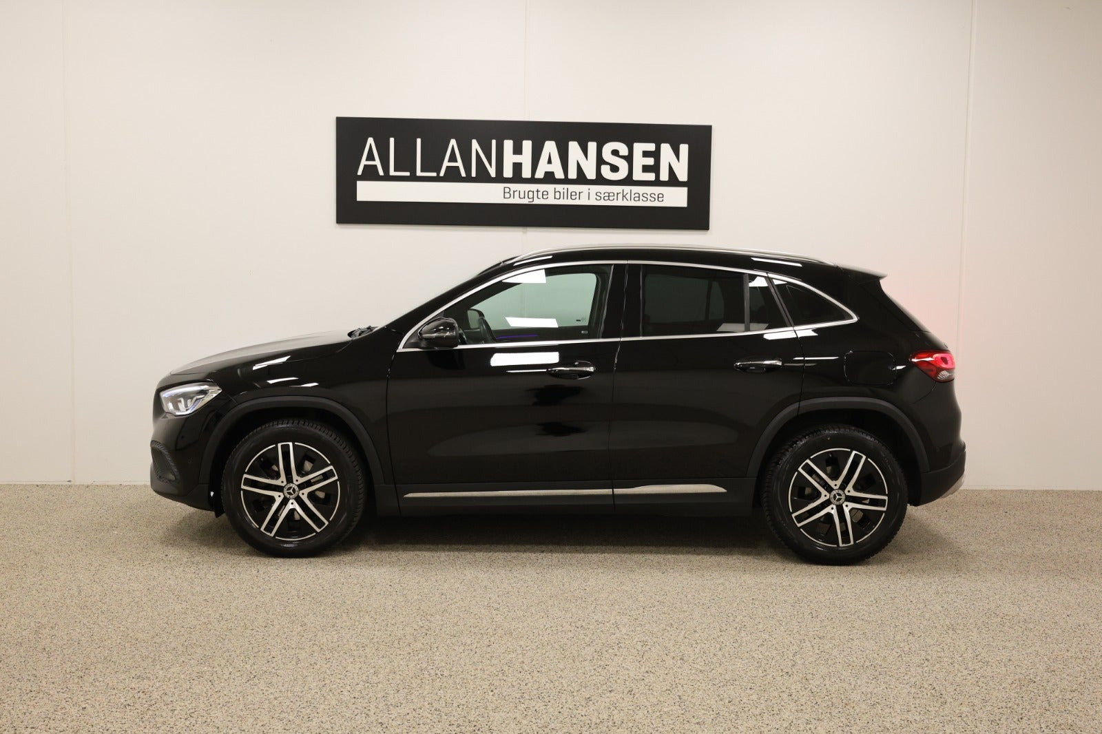 Sort Mercedes GLA200 fra 2022