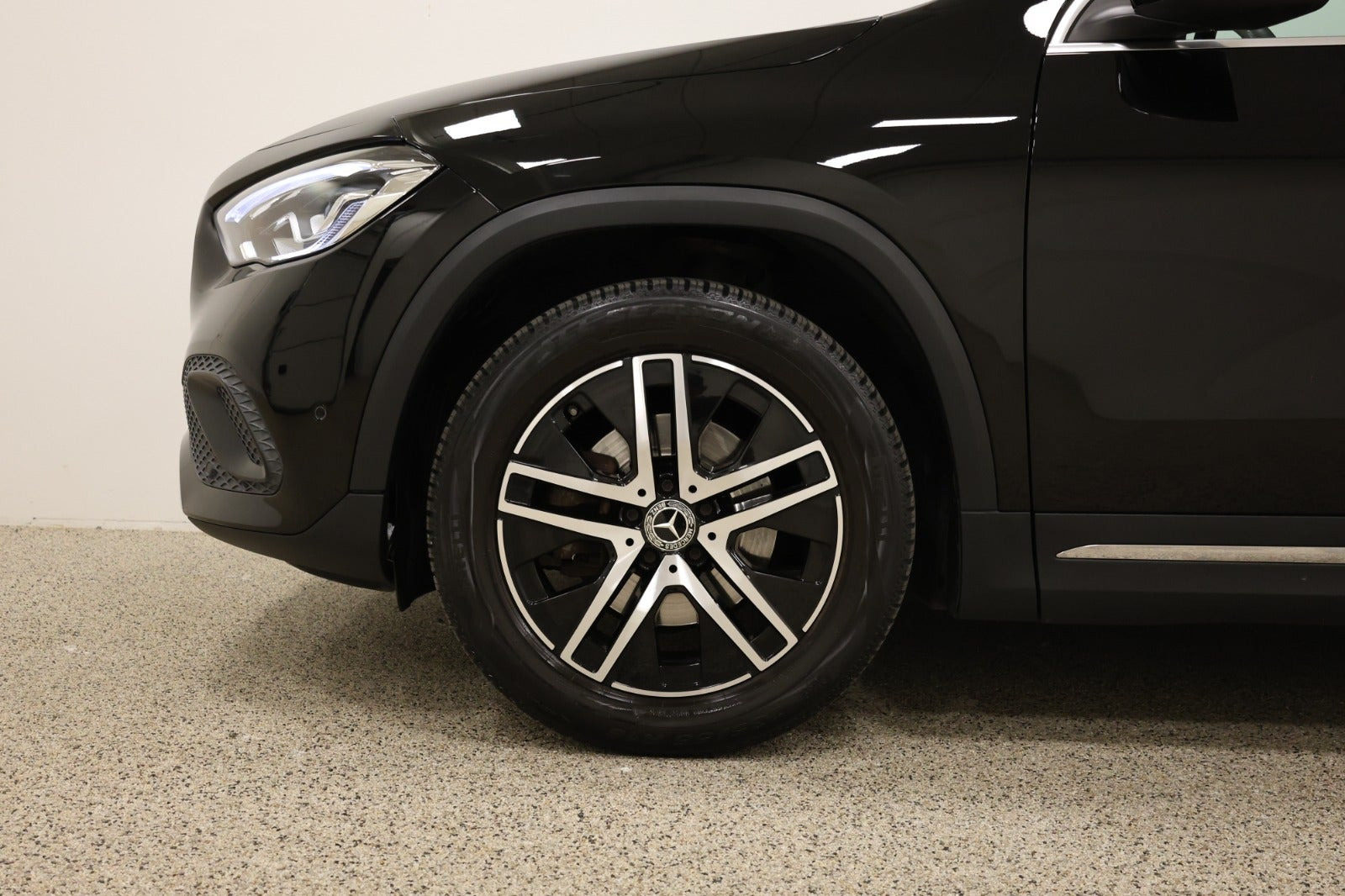 Sort Mercedes GLA200 fra 2022