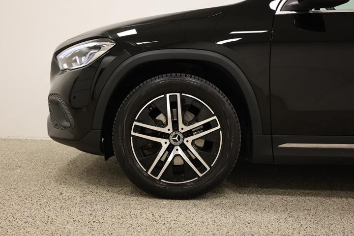 Sort Mercedes GLA200 fra 2022